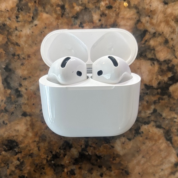 Apple White Wireless Earbuds with Case